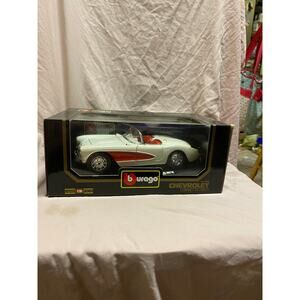 Burago Chevrolet Corvette 1957 1:18 Scale Die-Cast Convertible White 3024
